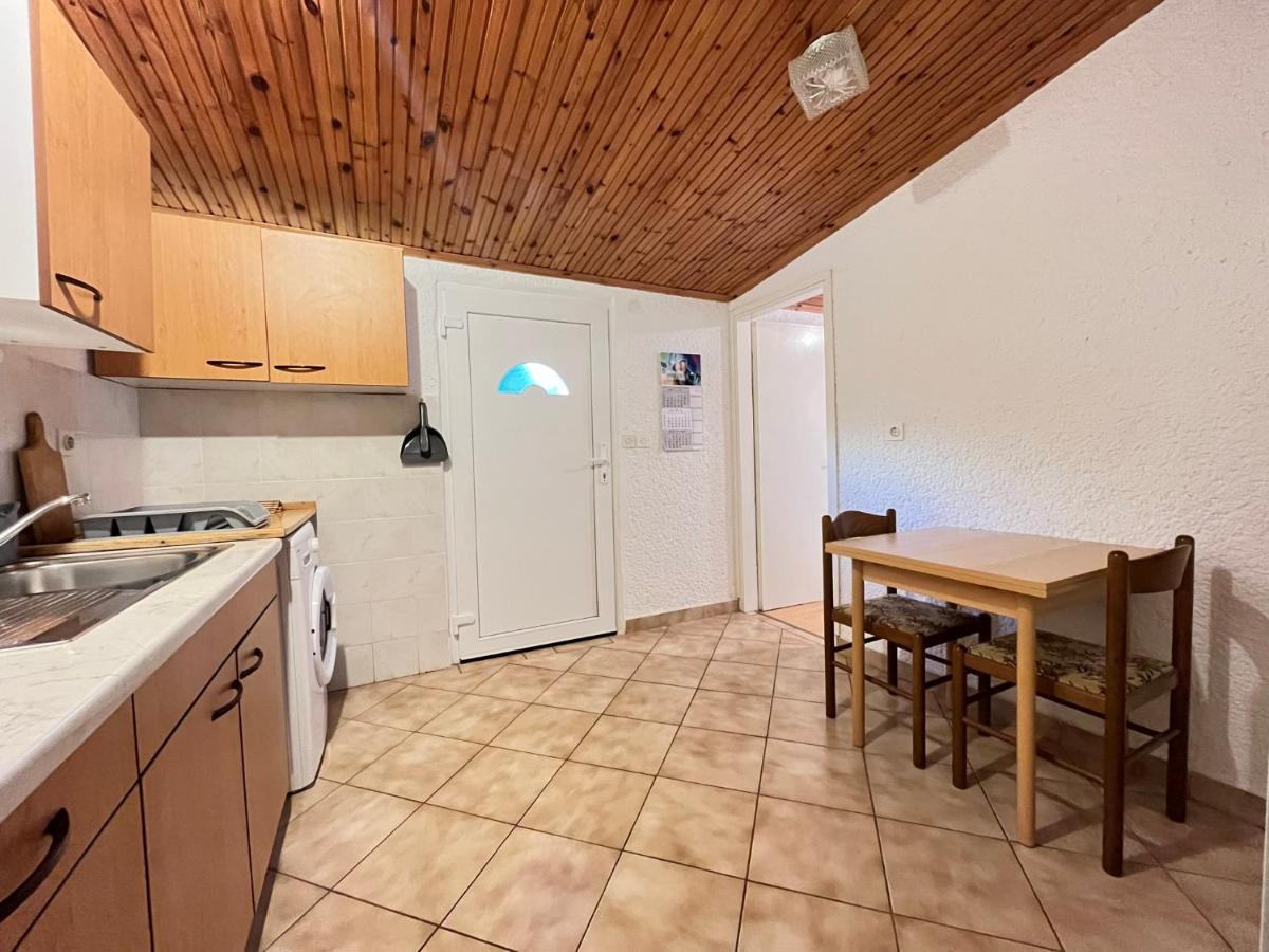 Apartment โปเรช ภายนอก รูปภาพ